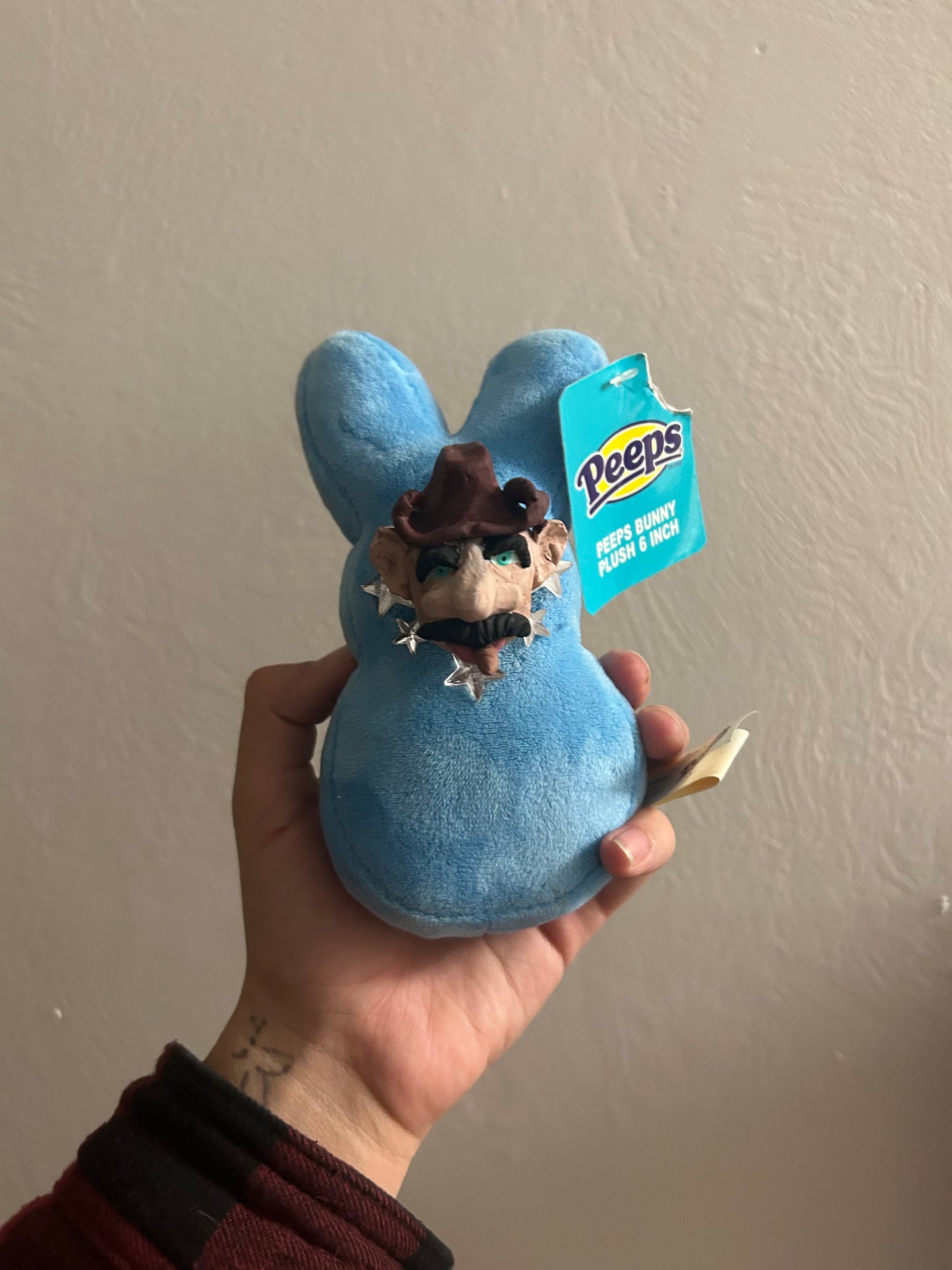 Creepy peep